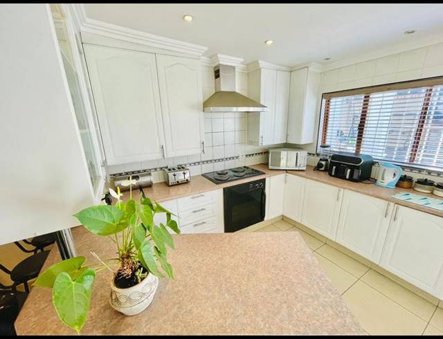 3 BEDROOM HOUSE FOR SALE IN TOWERBY